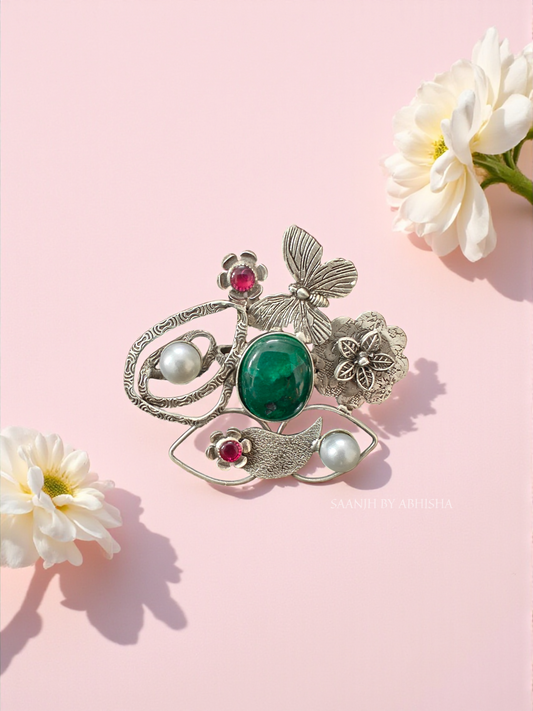 Aaranya Fusion Silver Replica Ring with Green Stone & Pearls