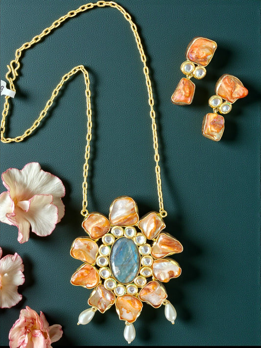 Elegant MOP Floral Neckpiece